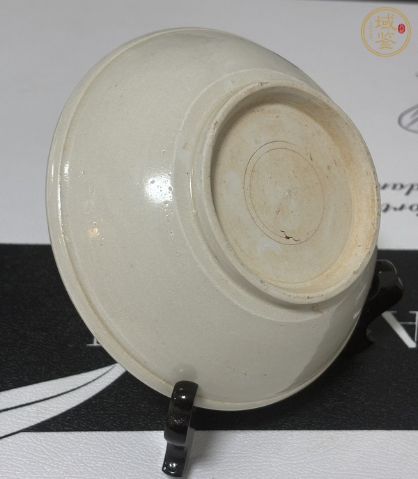 古玩陶瓷溯五代風華,藏一甌玉潤天光真品鑒賞圖