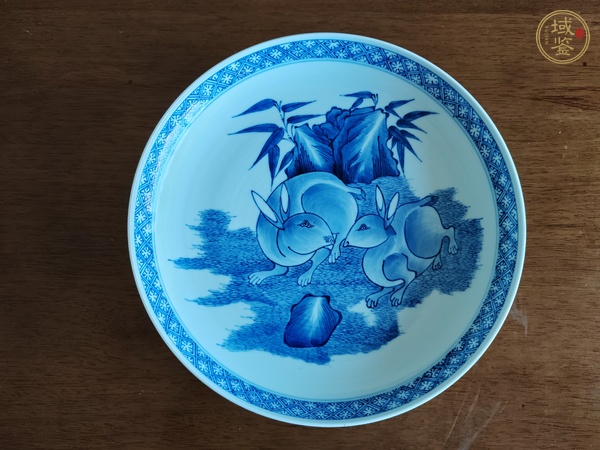 古玩兔紋青花盤真品鑒賞圖