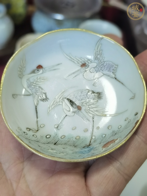 古玩陶瓷鶴紋粉彩盤真品鑒賞圖