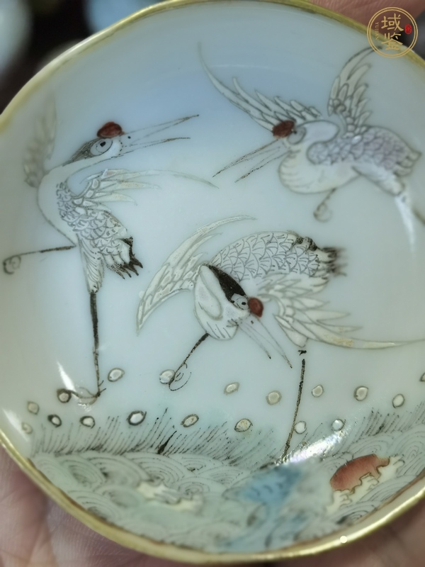 古玩陶瓷鶴紋粉彩盤真品鑒賞圖
