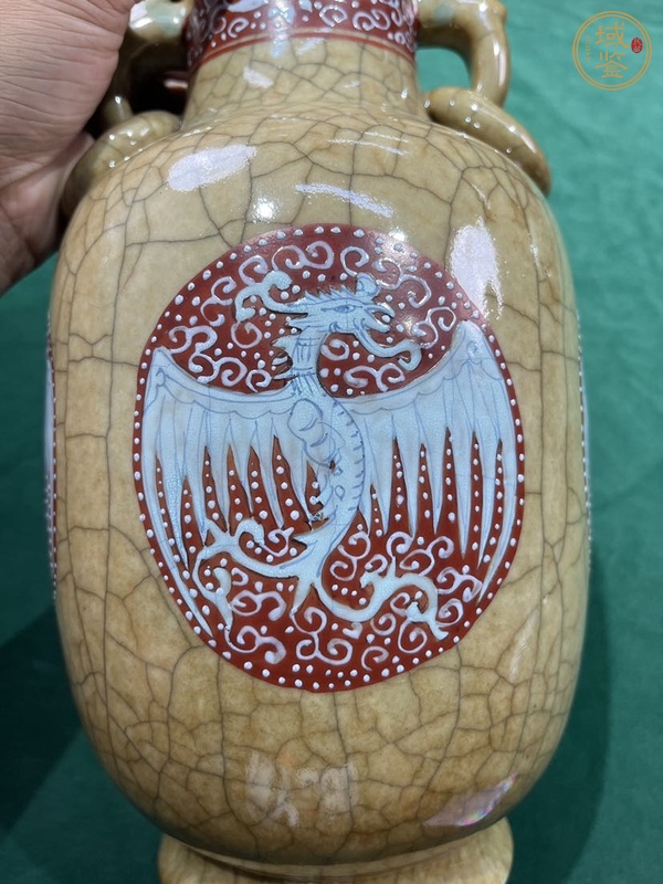 古玩陶瓷清中期 哥釉粉彩團鶴紋雙耳瓶真品鑒賞圖