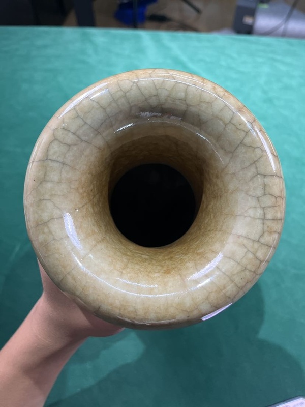 古玩陶瓷清中期 哥釉粉彩團鶴紋雙耳瓶拍賣，當前價格8500元