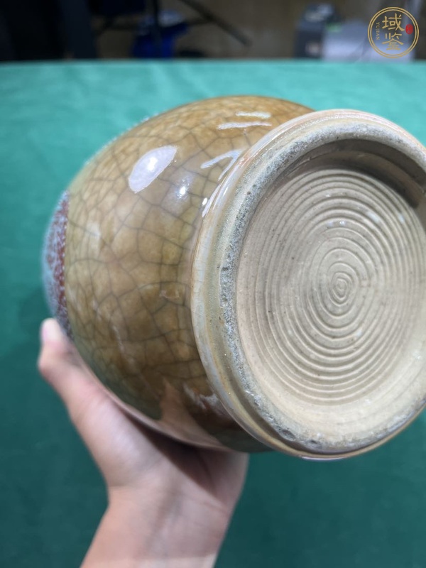 古玩陶瓷清中期 哥釉粉彩團鶴紋雙耳瓶真品鑒賞圖
