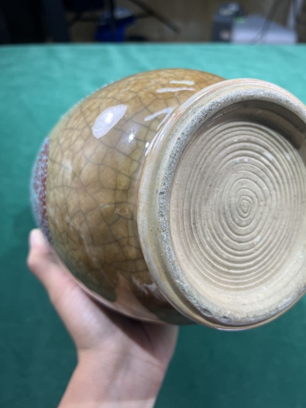 古玩陶瓷清中期 哥釉粉彩團鶴紋雙耳瓶拍賣，當前價格8500元