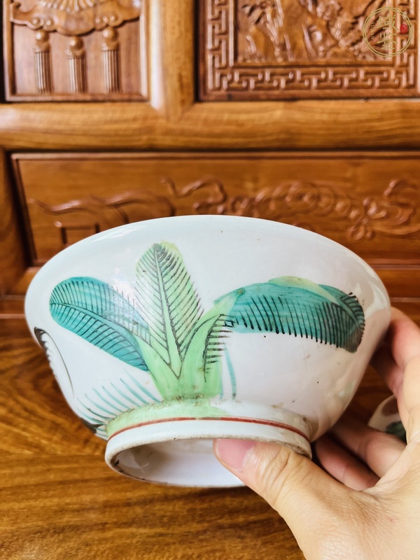 古玩陶瓷彩繪大公雞紋碗真品鑒賞圖