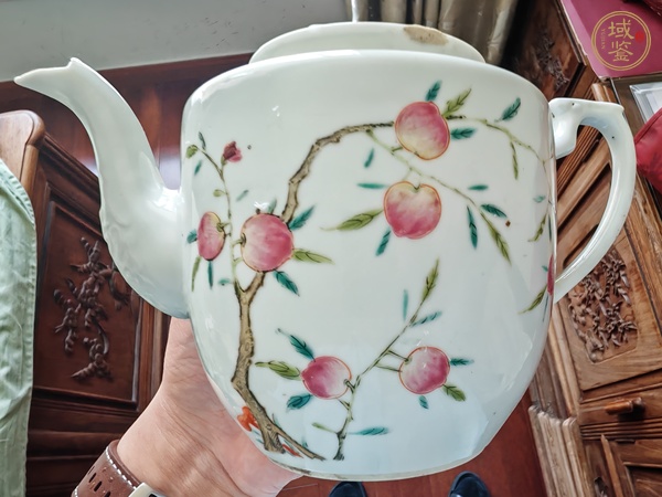古玩陶瓷粉彩壽桃紋壺真品鑒賞圖