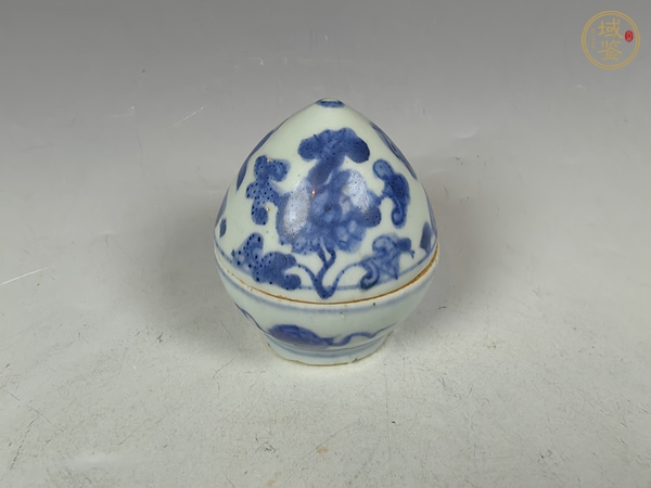 古玩陶瓷明代青花花卉紋雞心蓋盒真品鑒賞圖