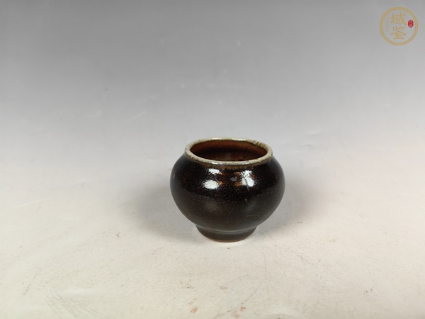 古玩陶瓷清中晚茶葉末釉文房水盂真品鑒賞圖