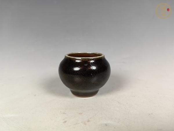 古玩陶瓷清中晚茶葉末釉文房水盂真品鑒賞圖