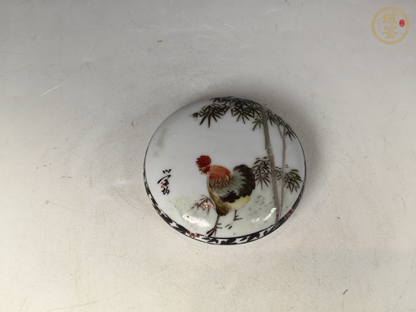 古玩陶瓷民國大吉大利公雞紋粉彩印泥盒真品鑒賞圖