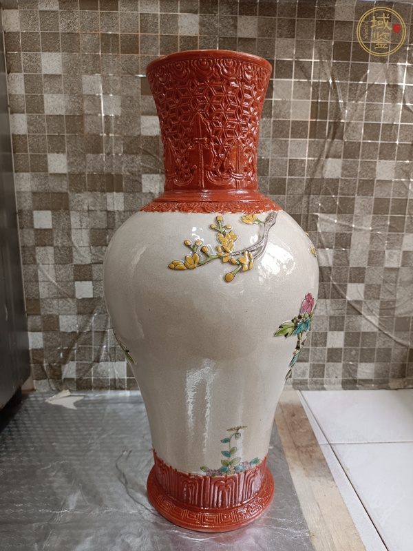 古玩陶瓷粉彩堆塑花鳥紋觀音瓶真品鑒賞圖