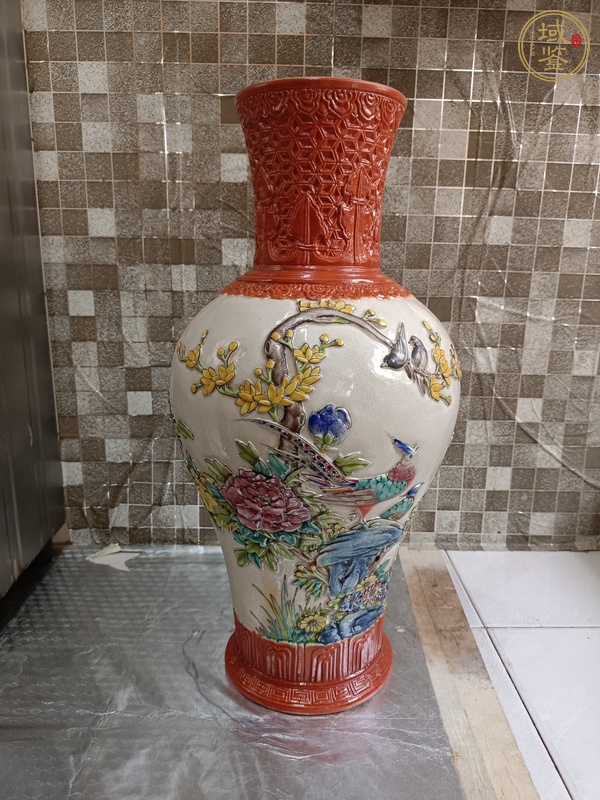 古玩陶瓷粉彩堆塑花鳥紋觀音瓶真品鑒賞圖