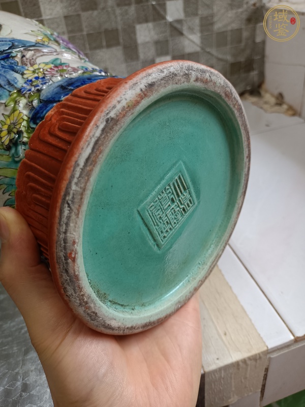 古玩陶瓷粉彩堆塑花鳥紋觀音瓶真品鑒賞圖