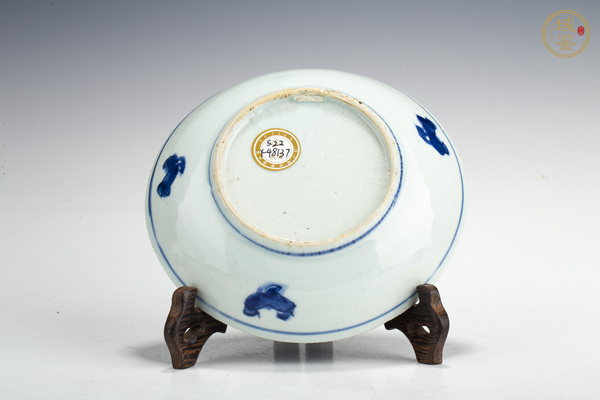 古玩陶瓷明晚·青花開(kāi)窗一束蓮紋盤(pán)真品鑒賞圖