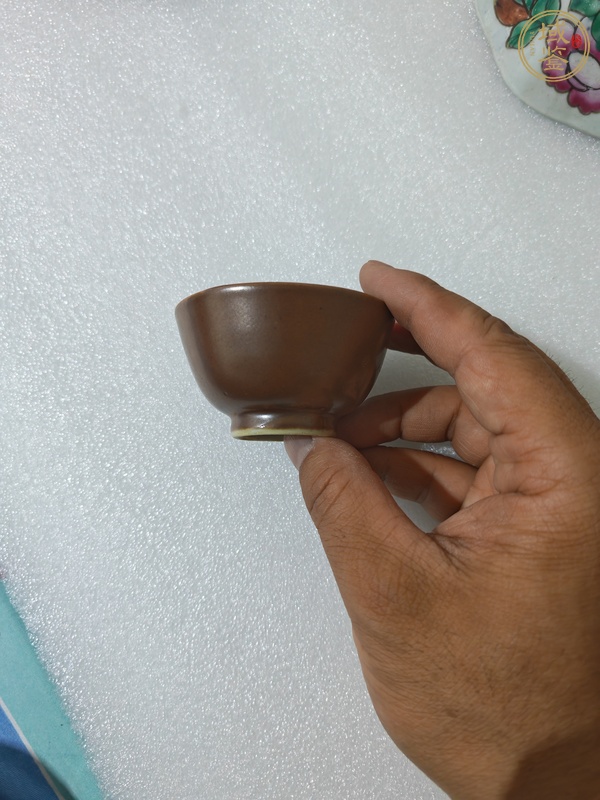 古玩陶瓷花卉紋茶杯真品鑒賞圖