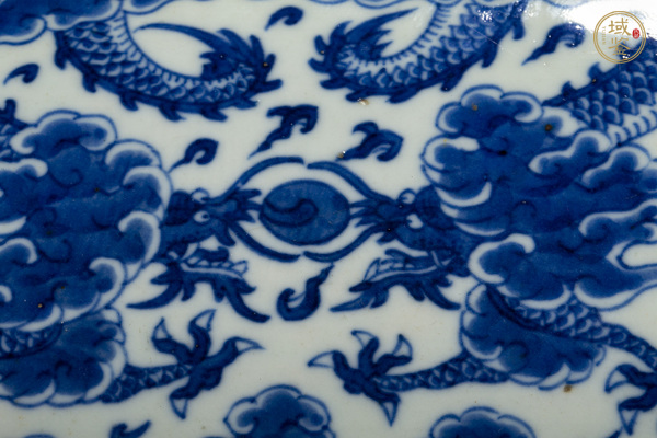 古玩陶瓷清道光·青花雙龍戲珠紋四方蓋盒真品鑒賞圖