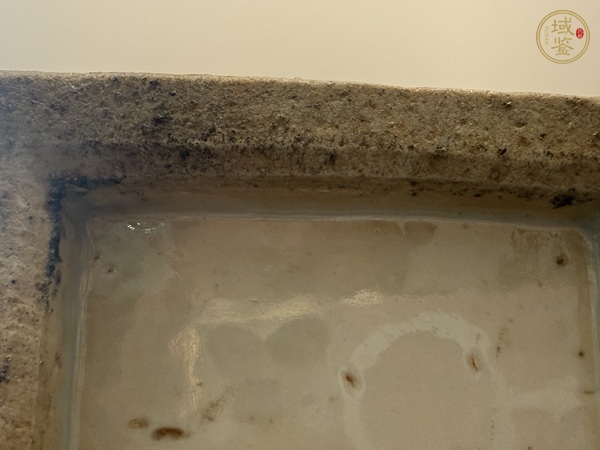 古玩陶瓷雙鋪首粉彩人物四方瓶真品鑒賞圖