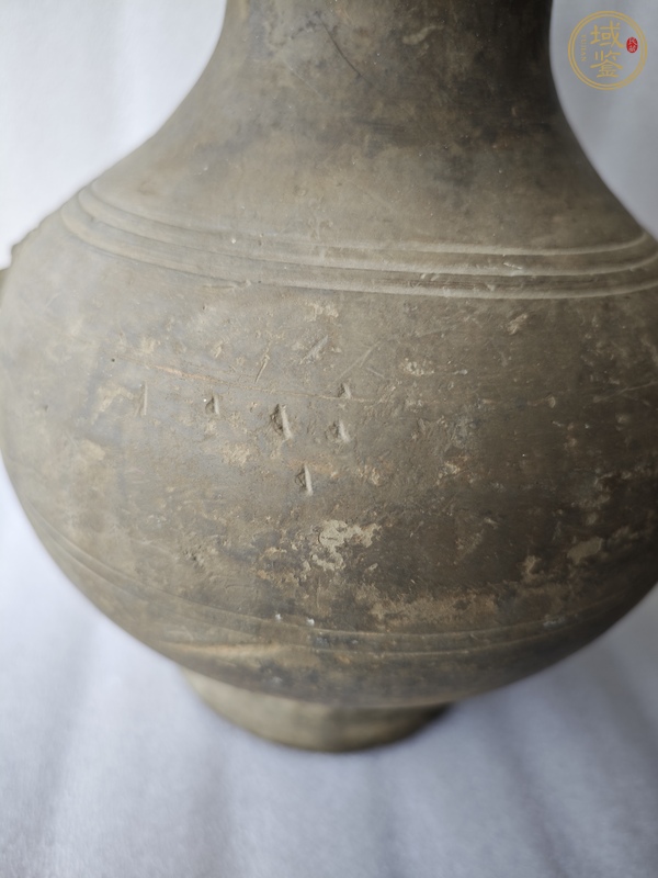 古玩陶瓷雙鋪首灰陶壺真品鑒賞圖