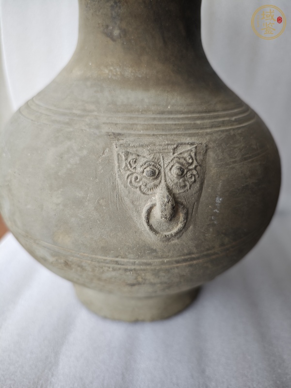 古玩陶瓷雙鋪首灰陶壺真品鑒賞圖