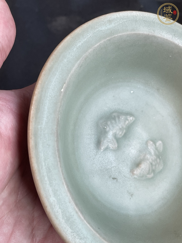 古玩陶瓷龍泉青瓷雙魚洗真品鑒賞圖