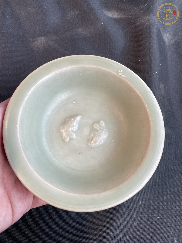 古玩陶瓷龍泉青瓷雙魚洗真品鑒賞圖