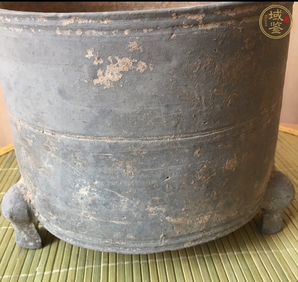 古玩三足陶奩真品鑒賞圖