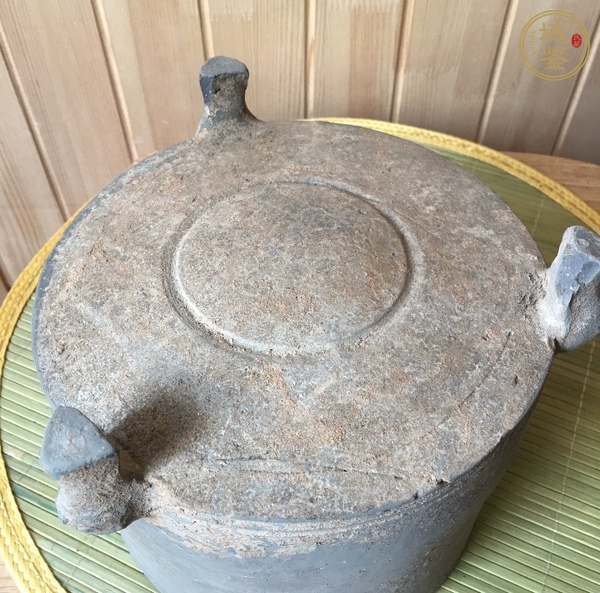古玩陶瓷三足陶奩真品鑒賞圖