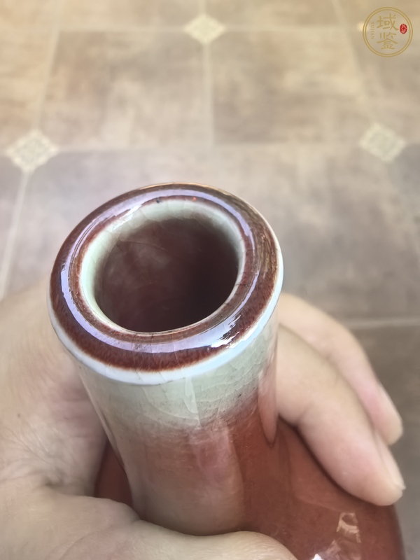 古玩陶瓷紅釉瓶真品鑒賞圖