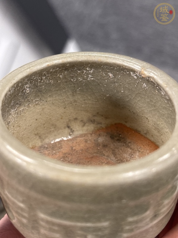 古玩陶瓷青釉八卦紋三足香爐真品鑒賞圖