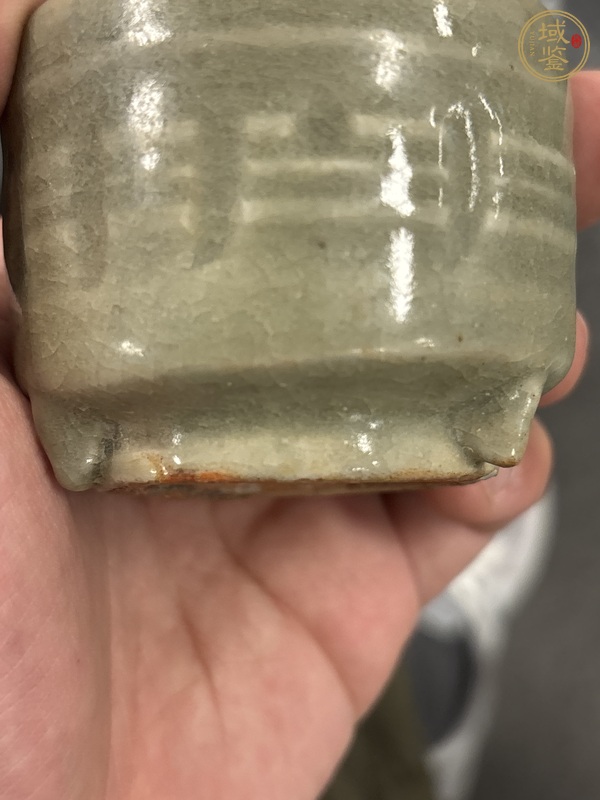 古玩陶瓷青釉八卦紋三足香爐真品鑒賞圖