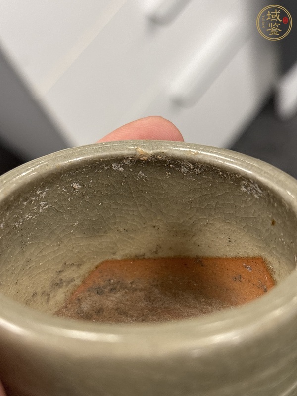 古玩陶瓷青釉八卦紋三足香爐真品鑒賞圖