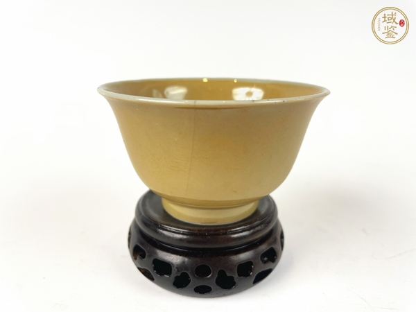 古玩陶瓷清康熙·米黃釉撇口杯真品鑒賞圖