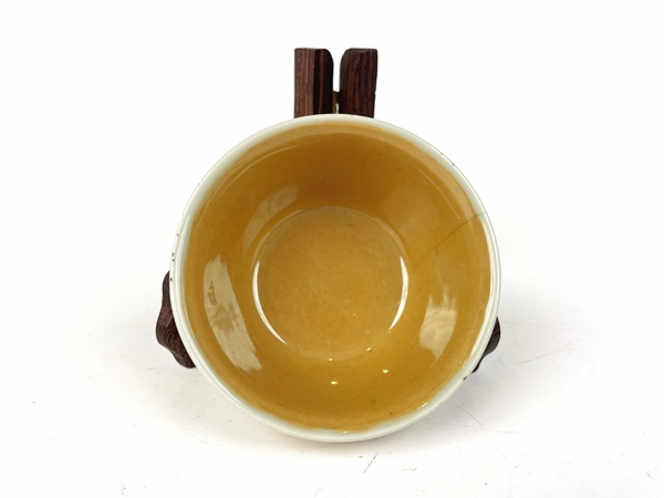 古玩陶瓷清康熙·米黃釉撇口杯拍賣，當前價格99元