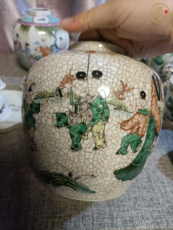 古玩陶瓷哥釉五彩三娘教子圖罐真品鑒賞圖