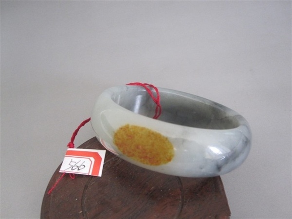 古玩轉(zhuǎn)賣和田玉青花手鐲拍賣，當(dāng)前價格550元