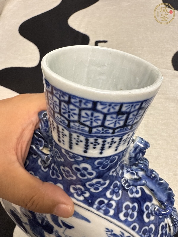 古玩陶瓷清光緒青花市井人物故事圖抱月瓶真品鑒賞圖