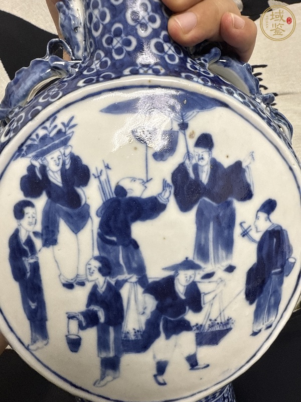 古玩陶瓷清光緒青花市井人物故事圖抱月瓶真品鑒賞圖