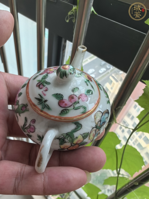 古玩晚清廣彩執(zhí)壺真品鑒賞圖