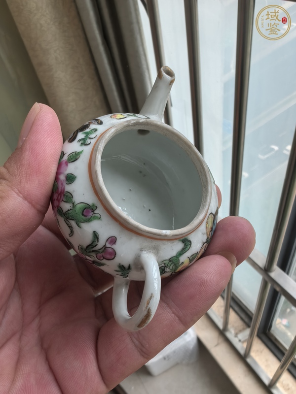 古玩陶瓷晚清廣彩執壺真品鑒賞圖