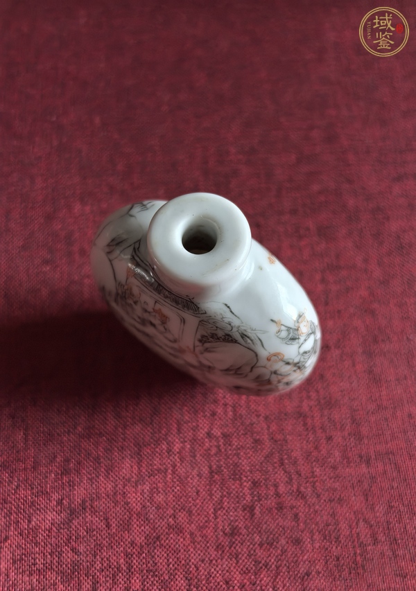 古玩陶瓷墨彩礬紅人物故事紋鼻煙壺真品鑒賞圖