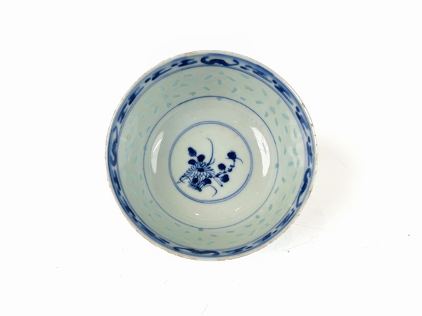 古玩陶瓷清光緒·青花云蝠紋玲瓏碗拍賣，當前價格99元
