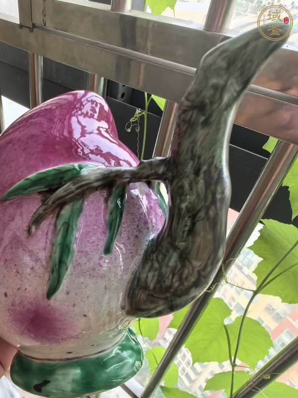 古玩陶瓷桃型倒流壺真品鑒賞圖