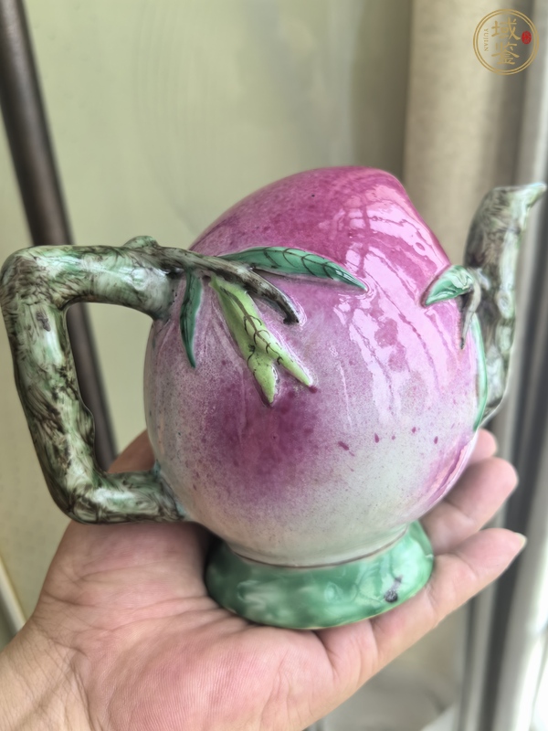 古玩陶瓷桃型倒流壺真品鑒賞圖