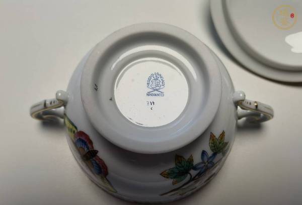 古玩陶瓷彩繪蓋碗真品鑒賞圖