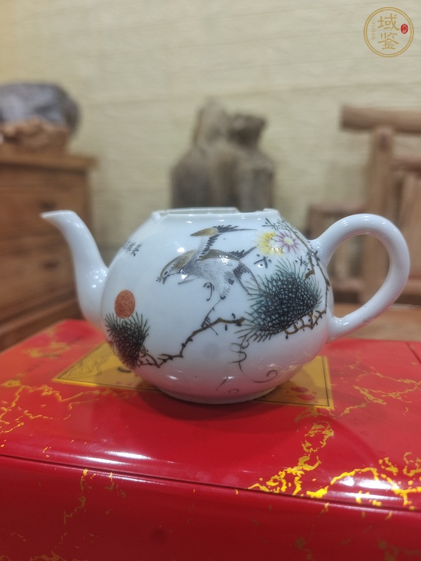 古玩陶瓷民國 新粉彩英雄獨立茶壺真品鑒賞圖