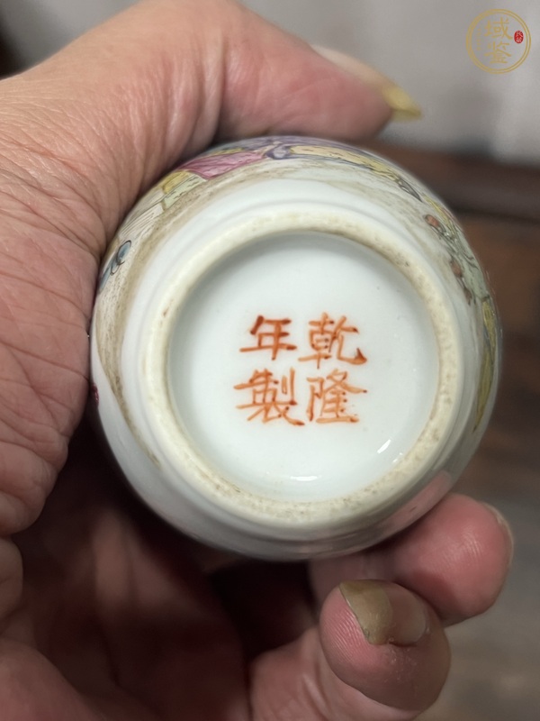 古玩陶瓷粉彩人物瓶真品鑒賞圖
