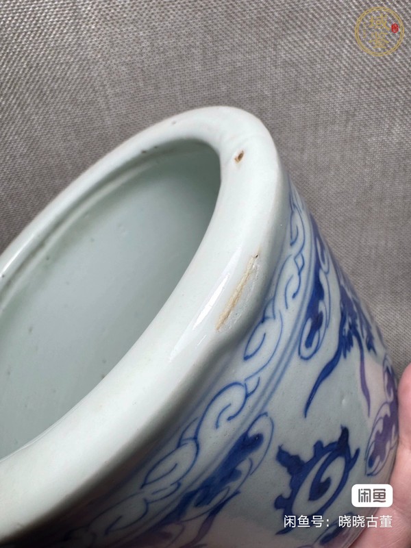 古玩陶瓷龍紋青花圈足筒式香爐真品鑒賞圖