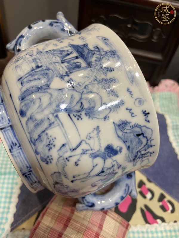 古玩陶瓷日本青花山水人物雙耳爐真品鑒賞圖