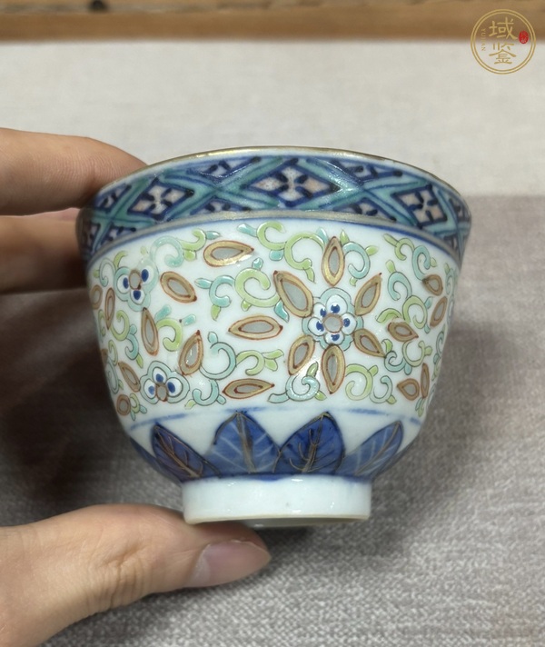 古玩江西官窯昌制款玲瓏瓷青花加彩杯真品鑒賞圖