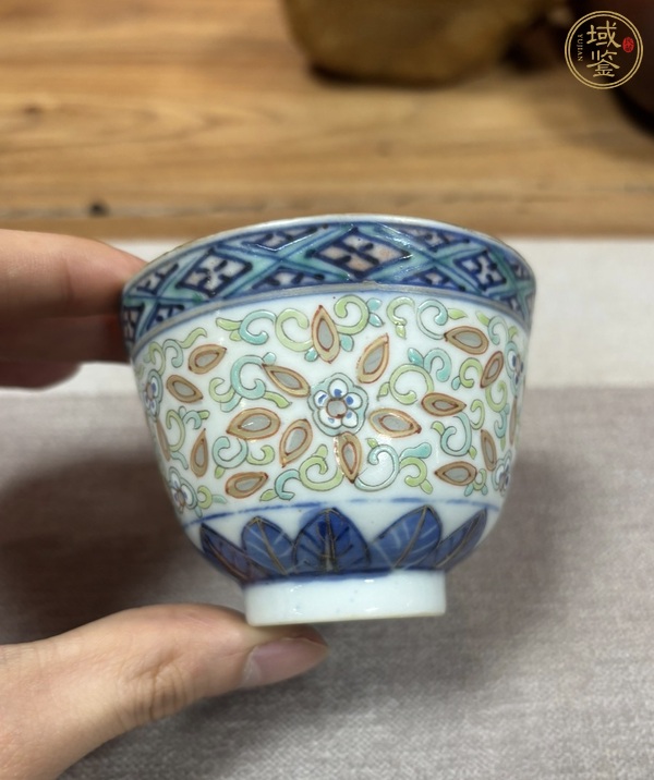 古玩陶瓷江西官窯昌制款玲瓏瓷青花加彩杯真品鑒賞圖